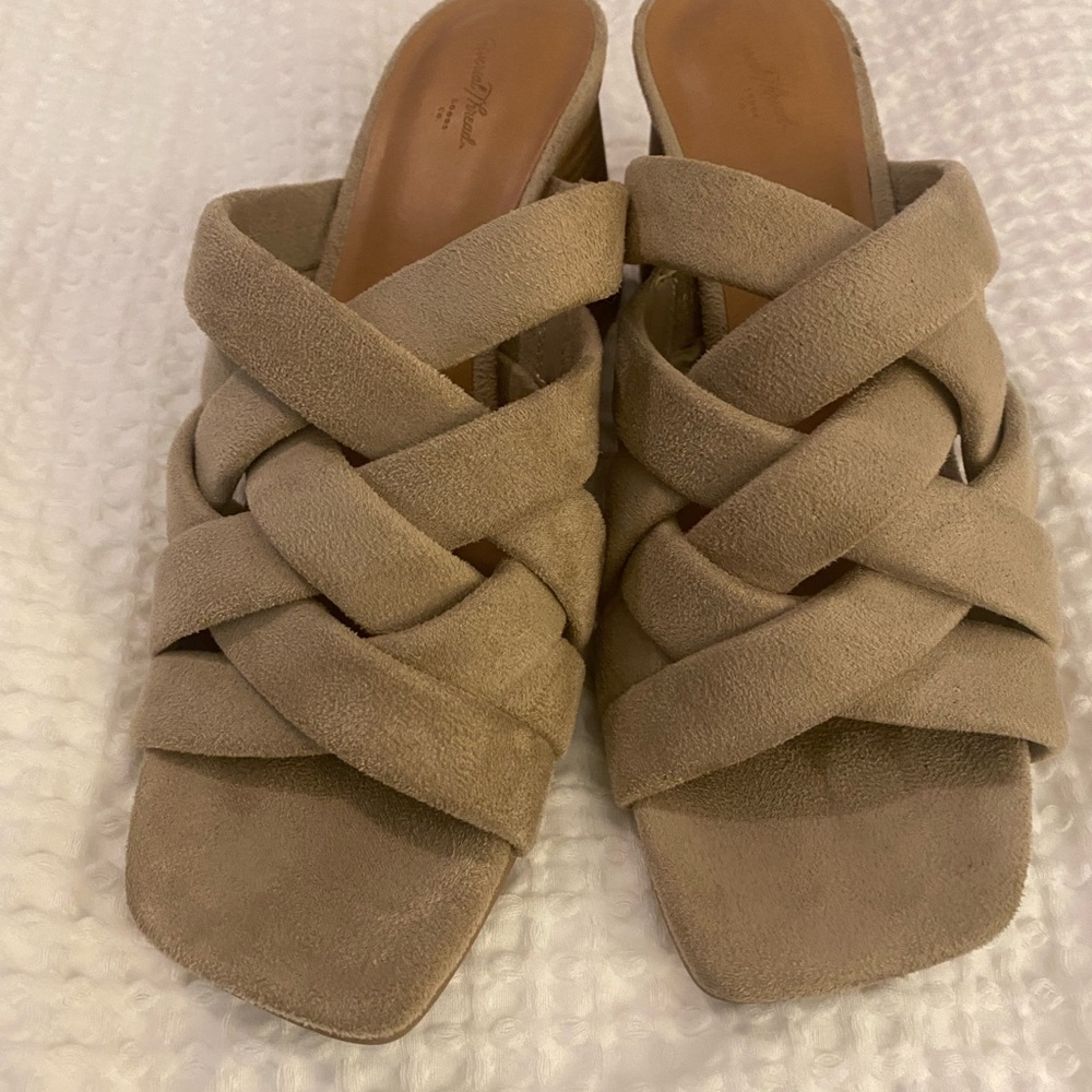 Heels- Universal Thread - Picture 6 of 6